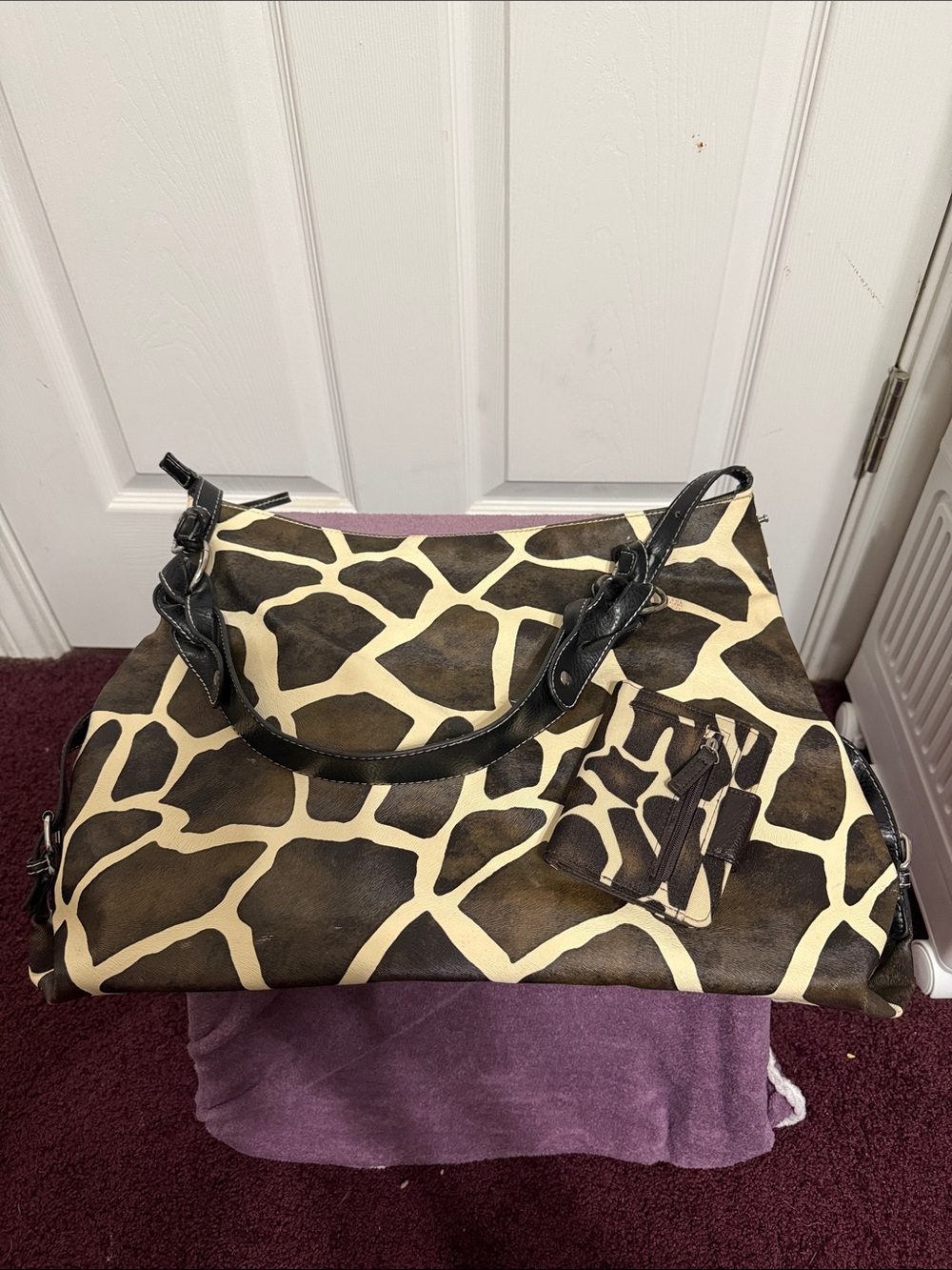 Giraffe Print Tote Bag with Black Trim with matching wallet!